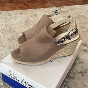 Life Stride sandals worn twice like new
